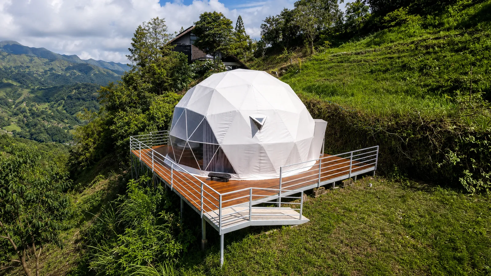 Aria glamping dome in the mountains