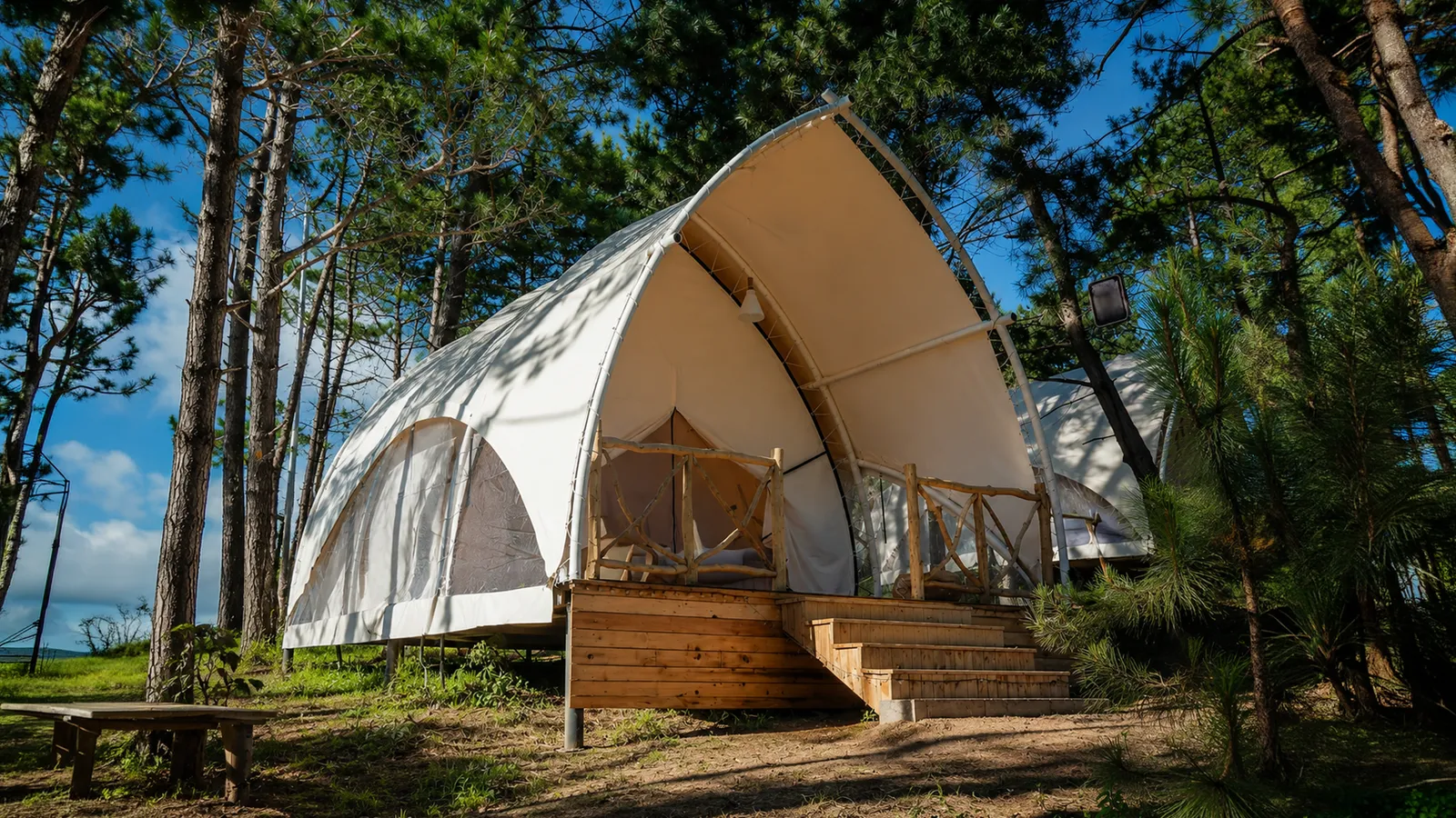 Vista glamping tent in the mountains